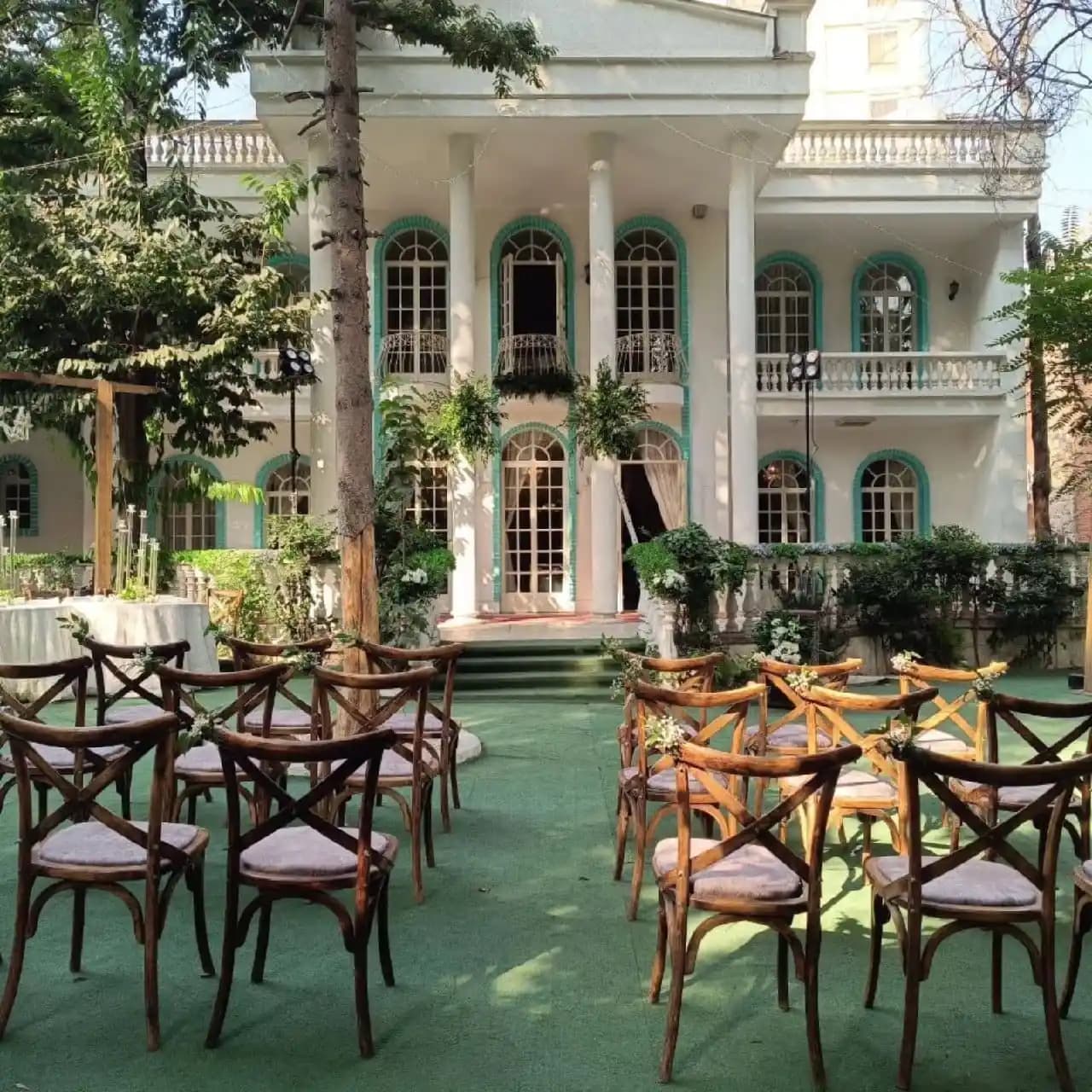 عمارت مجلل کریستال